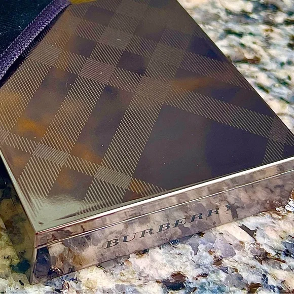 Burberry Gorgeous Compact Foundation Pressed powder NIB Fresh Glow Almond No 43 - Picture 11 of 11